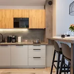 Tiny & Kleine Kilinskiego 17b - 2xtv, Playstation, Pralko-suszarka Apartmán