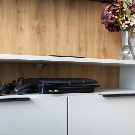 Tiny & Kleine Kilinskiego 17b - 2xtv, Playstation, Pralko-suszarka シクラルスカ・ポレンバ